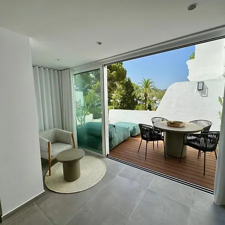 Luxurious Renovated Apartment Estepona