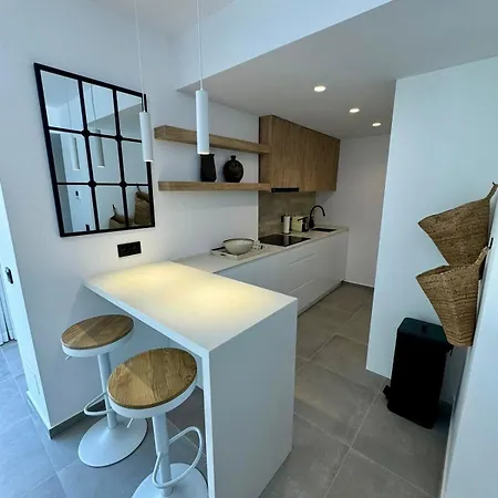 Luxurious Renovated Apartment